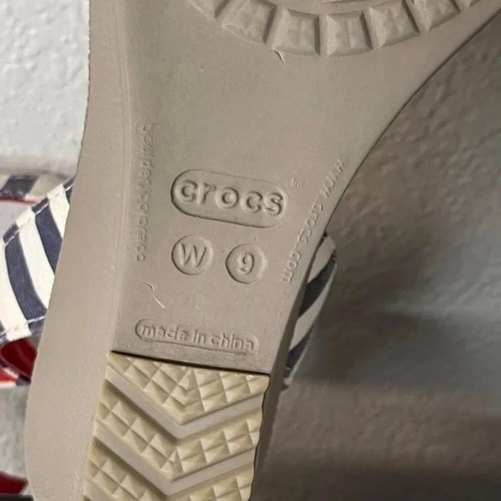 Crocs Leigh 15313 Wedge Sandals Ankle Strappy White Striped Women's Size 9 US - Picture 11 of 11
